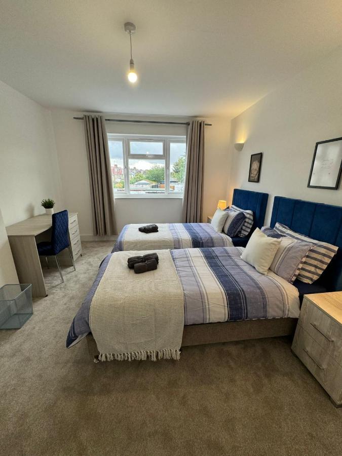 Smart Guest Rooms Fast Access To Central London Via Piccadilly Line New Southgate Esterno foto