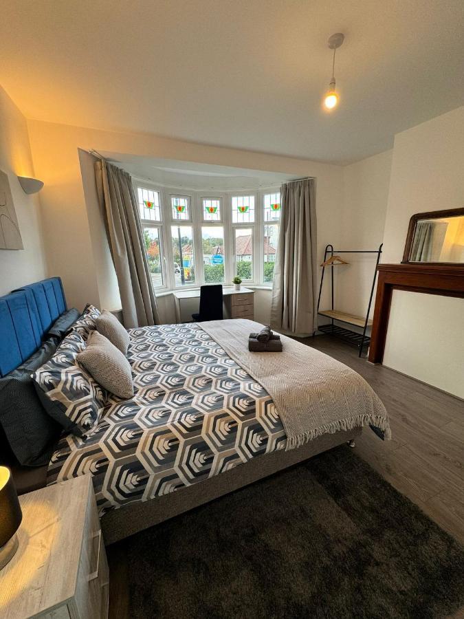 Smart Guest Rooms Fast Access To Central London Via Piccadilly Line New Southgate Esterno foto
