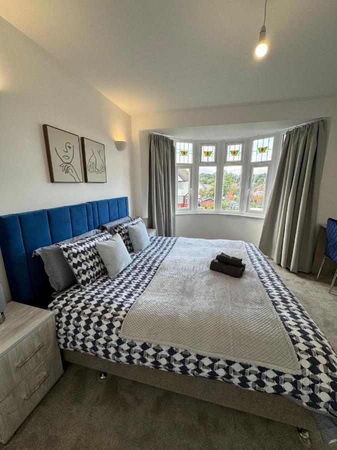 Smart Guest Rooms Fast Access To Central London Via Piccadilly Line New Southgate Esterno foto