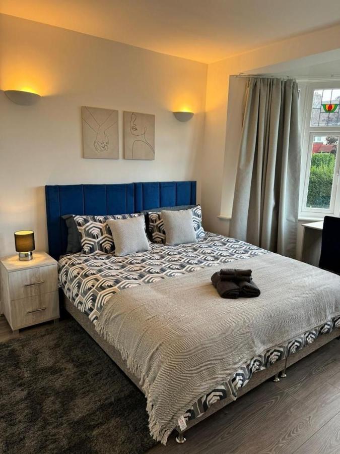 Smart Guest Rooms Fast Access To Central London Via Piccadilly Line New Southgate Esterno foto