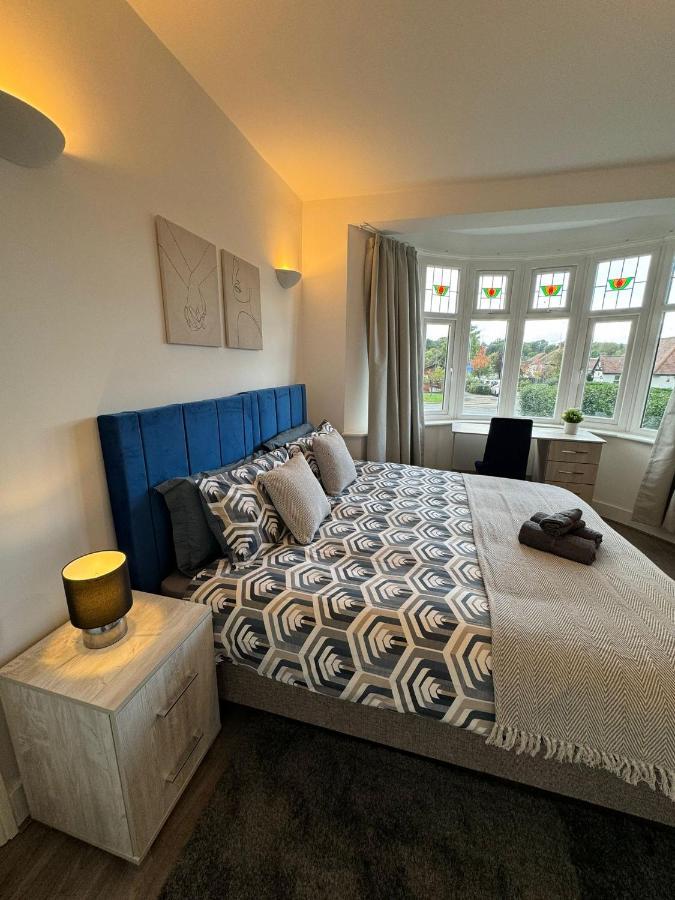 Smart Guest Rooms Fast Access To Central London Via Piccadilly Line New Southgate Esterno foto
