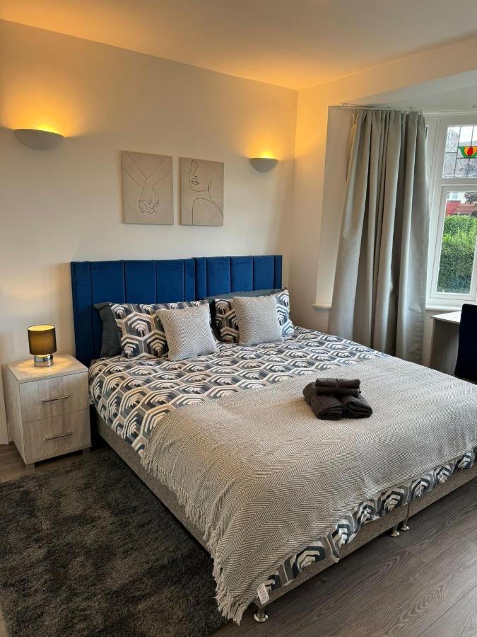 Smart Guest Rooms Fast Access To Central London Via Piccadilly Line New Southgate Esterno foto