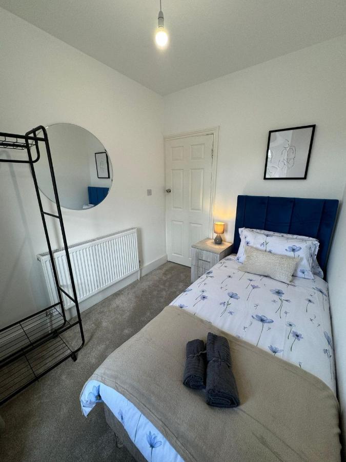 Smart Guest Rooms Fast Access To Central London Via Piccadilly Line New Southgate Esterno foto