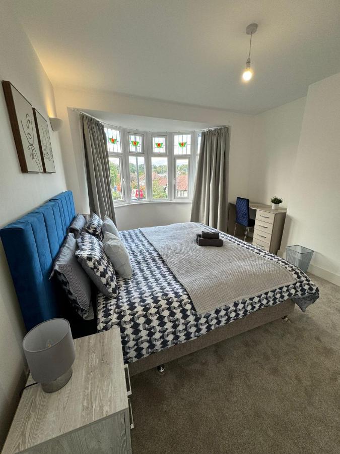 Smart Guest Rooms Fast Access To Central London Via Piccadilly Line New Southgate Esterno foto