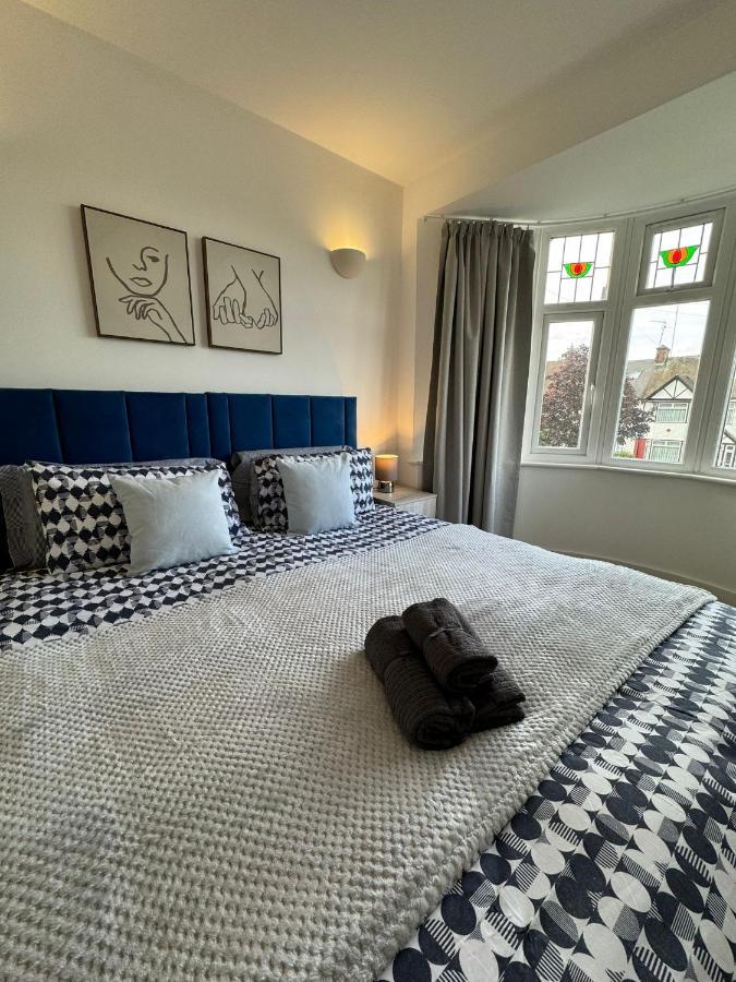 Smart Guest Rooms Fast Access To Central London Via Piccadilly Line New Southgate Esterno foto